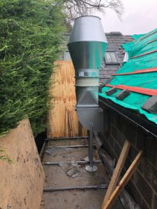 Detachable flue to serve outdoor/indoor kitchen 